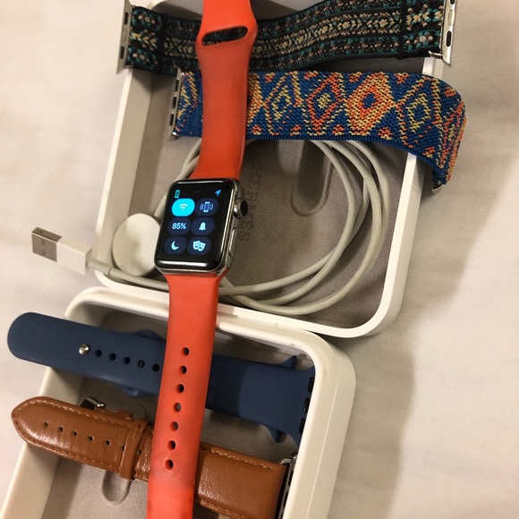Authentic Hermès Apple Watch 2 & box main image 10
